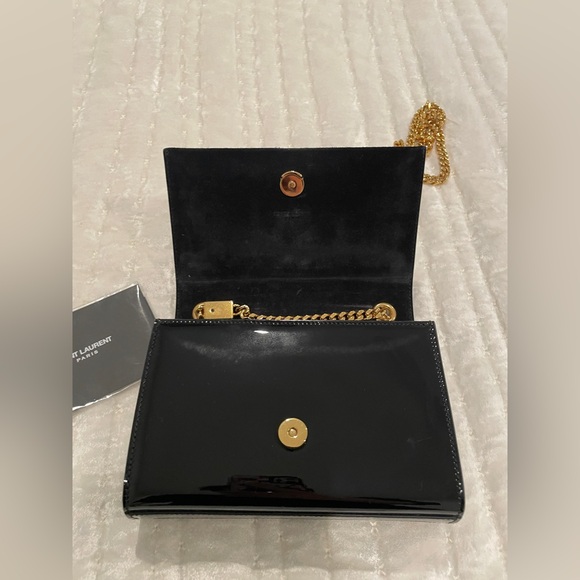 Saint Laurent Black and Gold Chain Bag - Picture 3 of 6
